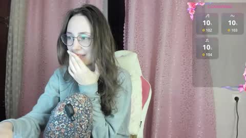 Snapshot of kiskisw chatting on 10-13-25, 03:28 Asty online show from 10-13-25, 03:28