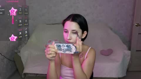 Snapshot of kisses_eva chatting on 05-27-26, 12:24 Hot Eva online show from 05-27-26, 12:24