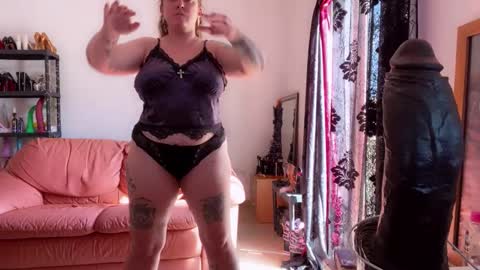 kissica online show from 10-04-25, 08:34