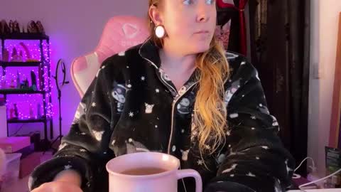 kissica online show from 11-24-25, 07:02