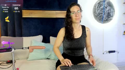 Kissing Company online show from 02-09-25, 03:11