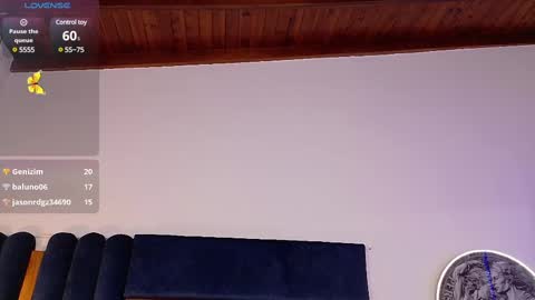 Kissing Company online show from 02-27-25, 08:28