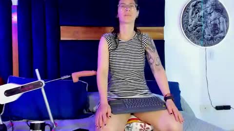 Kissing Company online show from 05-05-26, 04:09