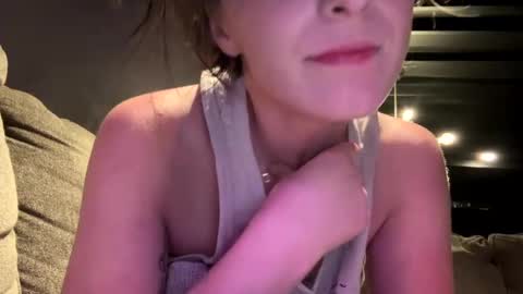 Snapshot of kisskatie chatting on 10-17-25, 07:44 Kaitie online show from 10-17-25, 07:44