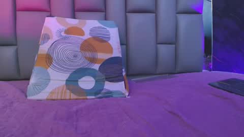 BELLA FLAME online show from 10-02-25, 07:43