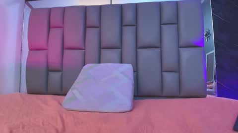 BELLA FLAME online show from 10-18-25, 07:03