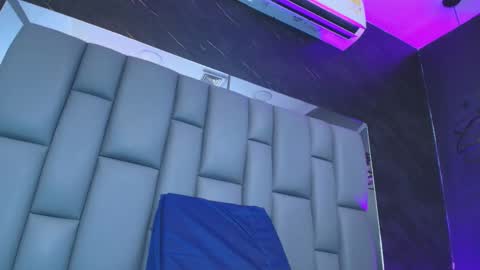 BELLA FLAME online show from 11-20-25, 07:57