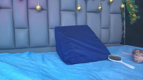 BELLA FLAME online show from 12-19-25, 07:10