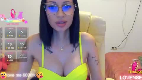 kisssnicol online show from 10-26-25, 04:46