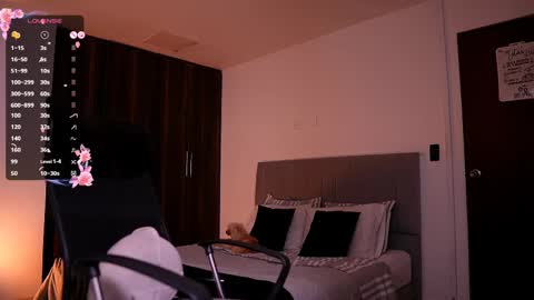    online show from 02-10-25, 01:03