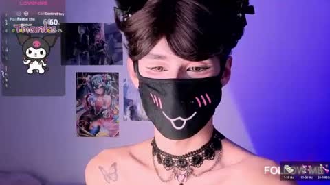 Snapshot of kitsuneplay_ chatting on 06-27-26, 05:34 Salvatore online show from 06-27-26, 05:34