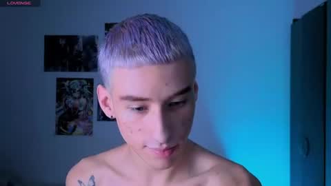 Snapshot of kitsuneplay_ chatting on 07-08-26, 10:47 Salvatore online show from 07-08-26, 10:47