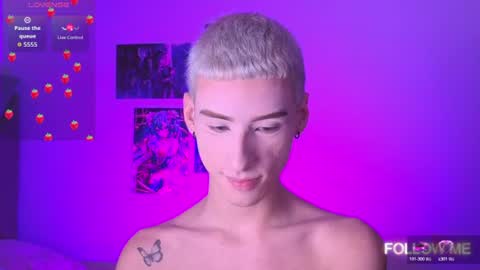 Snapshot of kitsuneplay_ chatting on 07-15-26, 01:11 Salvatore online show from 07-15-26, 01:11