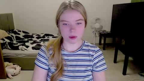 Jennyblonde and Emmabrunette online show from 12-01-24, 04:29
