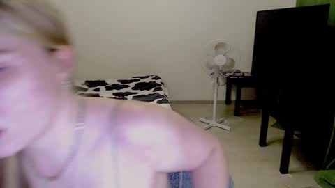 Jennyblonde and Emmabrunette online show from 12-12-24, 03:59