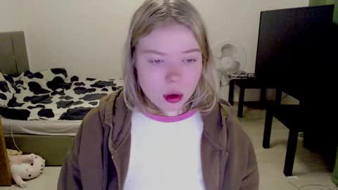 Jennyblonde and Emmabrunette online show from 12-18-24, 03:37