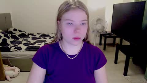 Jennyblonde and Emmabrunette online show from 12-18-24, 11:56