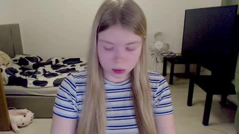 Jennyblonde and Emmabrunette online show from 03-03-25, 10:42