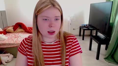 Jennyblonde and Emmabrunette online show from 02-18-26, 11:50