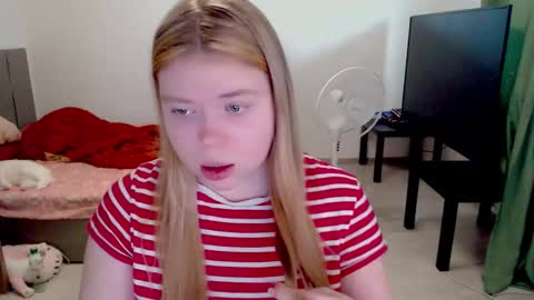 Jennyblonde and Emmabrunette online show from 02-19-26, 12:12