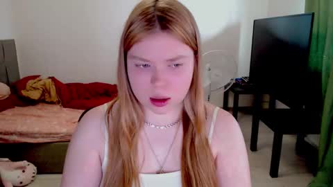 Snapshot of kitten_jenny01 chatting on 03-31-26, 01:33 Jennyblonde and Emmabrunette online show from 03-31-26, 01:33