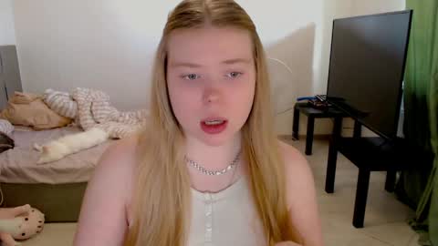 Jennyblonde and Emmabrunette online show from 06-06-26, 03:17
