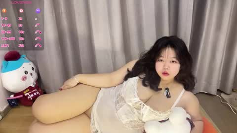 Snapshot of kittenfishing chatting on 01-14-26, 06:24 kit online show from 01-14-26, 06:24