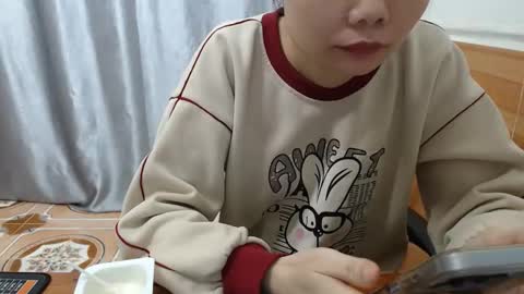 kitti_baby2x online show from 12-19-25, 02:40