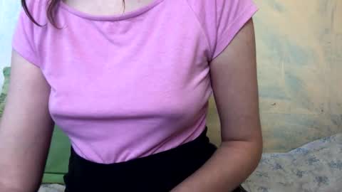 Snapshot of kittie_creme chatting on 05-28-26, 06:32 Kittie Creme online show from 05-28-26, 06:32
