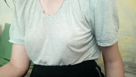 Snapshot of kittie_creme chatting on 07-31-26, 01:10 Kittie Creme online show from 07-31-26, 01:10