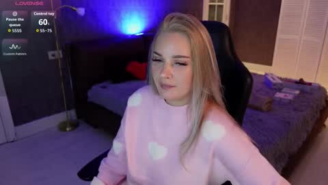 Snapshot of kittiliza chatting on 10-24-25, 09:22 kittiliza online show from 10-24-25, 09:22