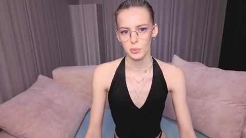 Snapshot of kitty__like18 chatting on 05-01-26, 12:48 Kitty online show from 05-01-26, 12:48