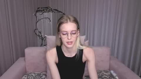 Snapshot of kitty__like18 chatting on 06-14-26, 03:30 Kitty online show from 06-14-26, 03:30