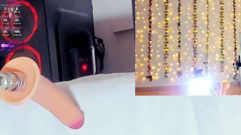 Snapshot of kitty__rosse__ chatting on 10-30-25, 10:16 Kitty online show from 10-30-25, 10:16