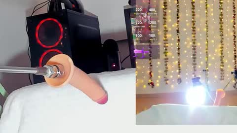 Snapshot of kitty__rosse__ chatting on 11-15-25, 10:01 Kitty online show from 11-15-25, 10:01