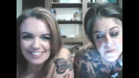 Snapshot of kitty_bang_bang chatting on 04-28-26, 11:21 kitty_bang_bang online show from 04-28-26, 11:21