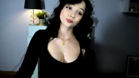Snapshot of kitty_denise chatting on 05-27-26, 10:07 Denise online show from 05-27-26, 10:07