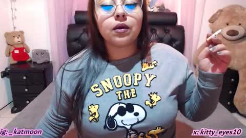 Snapshot of kitty_eyes chatting on 02-09-26, 03:43 kitty online show from 02-09-26, 03:43