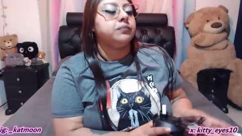 Snapshot of kitty_eyes chatting on 03-27-26, 04:07 kitty online show from 03-27-26, 04:07