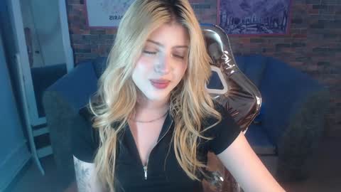 Snapshot of kitty_fox_b chatting on 12-23-24, 06:58 kitty_fox_b online show from 12-23-24, 06:58
