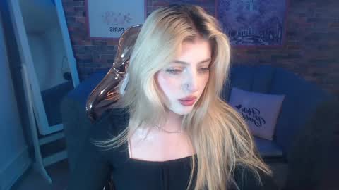 Snapshot of kitty_fox_b chatting on 01-08-25, 01:53 kitty_fox_b online show from 01-08-25, 01:53