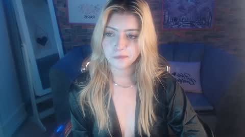 Snapshot of kitty_fox_b chatting on 01-08-25, 03:39 kitty_fox_b online show from 01-08-25, 03:39