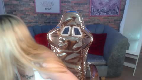 Snapshot of kitty_fox_b chatting on 01-27-25, 06:41 kitty_fox_b online show from 01-27-25, 06:41