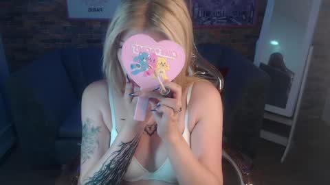 Snapshot of kitty_fox_b chatting on 02-01-25, 06:51 kitty_fox_b online show from 02-01-25, 06:51