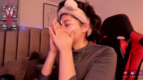 Camila online show from 03-10-25, 02:39