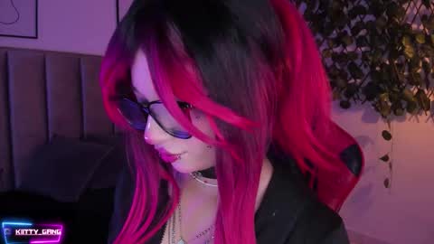 Camila online show from 09-30-25, 02:49