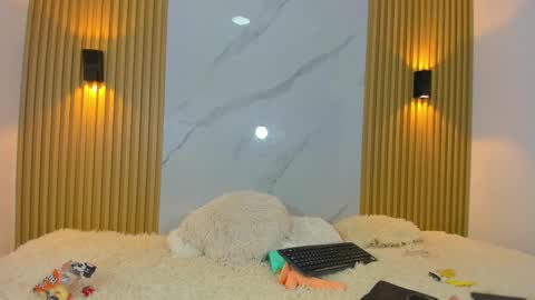 kitty_gill online show from 12-21-24, 05:40