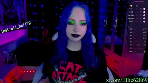 Hey  Im Ellie  if you like me and like my show give me a thumbs up hehe online show from 03-09-25, 02:50