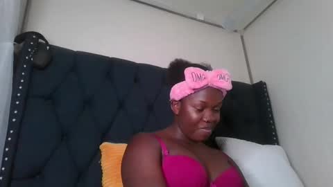 Snapshot of kitty_kerry chatting on 10-29-25, 05:31 kitty_kerry online show from 10-29-25, 05:31