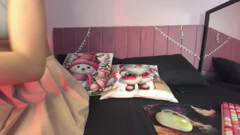 kitty_kryss online show from 12-22-25, 03:09